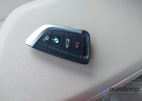 2016 BMW X1 xDrive28I z USA, uszkodzony, nr VIN WBXHT3C33GP884747